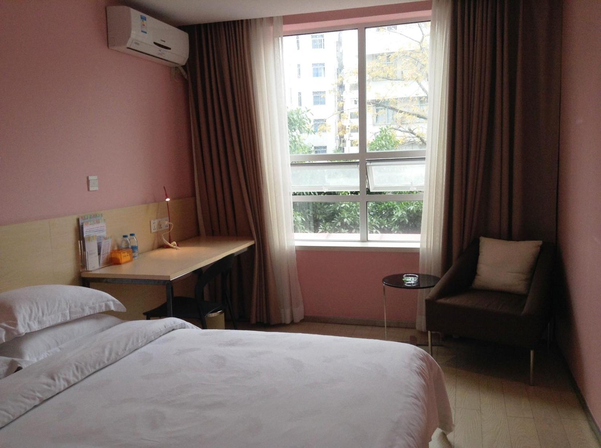 Colour Inn - She Kou Branch Shenzhen Room photo